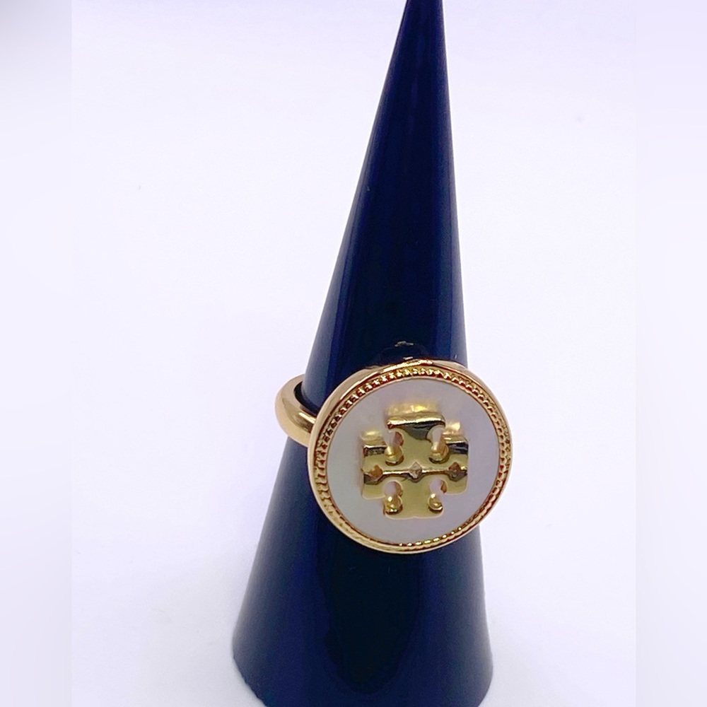 Tory Burch ring. SZ6 NWOT - Picture 2 of 3
